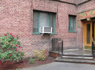 1686 Metropolitan Ave, Bronx, NY 10462