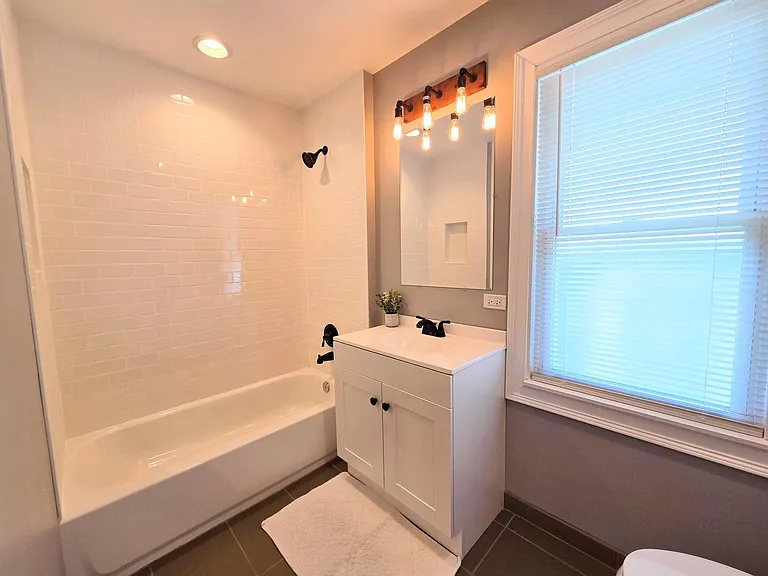 3823 E Wonder Lake Rd — Photo 22