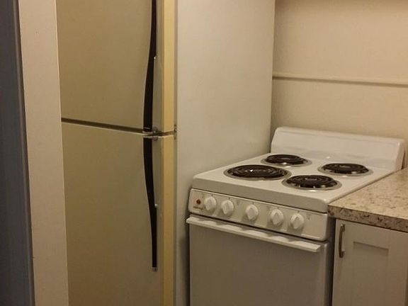 4th image of 1007 1/2 Burwell St