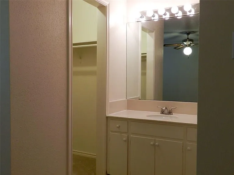 3713 Meredith St — Photo 21