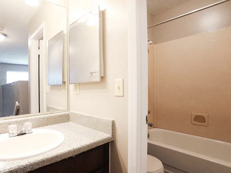 Large Bathrooms To Make Getting Ready in The Morning a Breeze