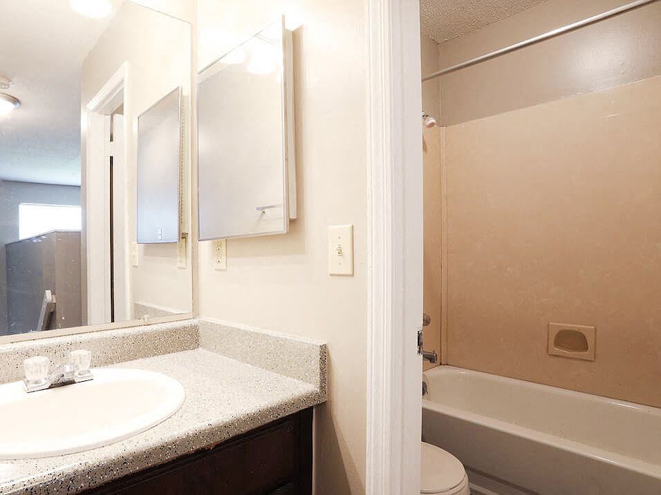 Large Bathrooms To Make Getting Ready in The Morning a Breeze