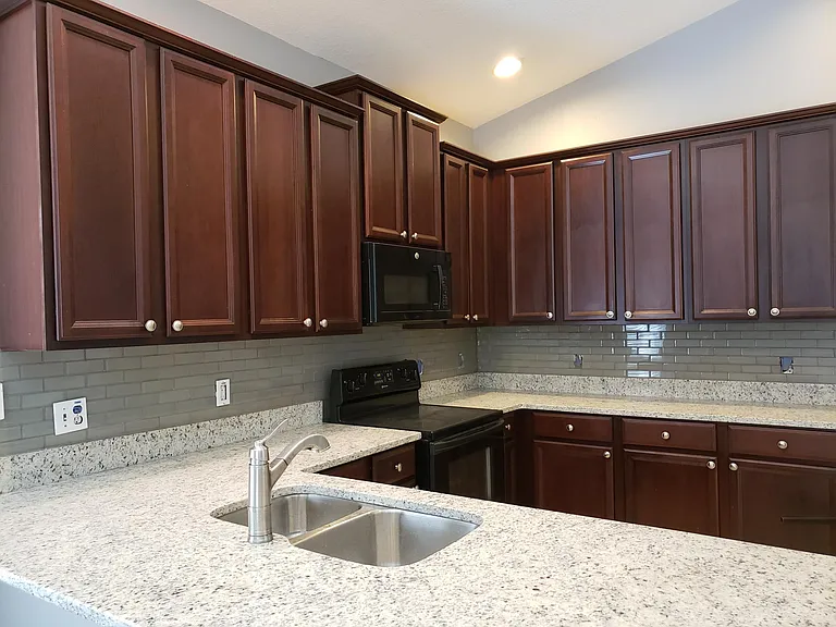 1643 Lakelet Loop — Photo 6