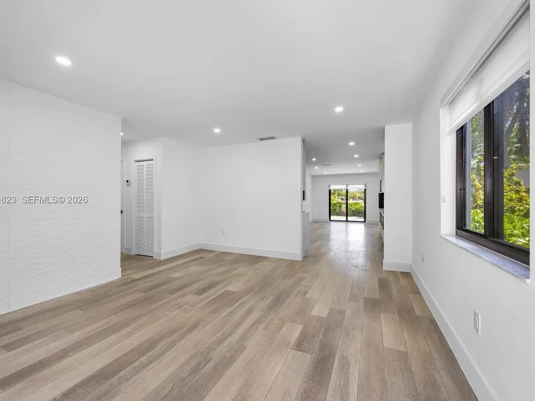 3052 SW 26th St #3052 — Photo 2