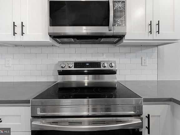 5th image of 3965 Lancaster Ave #105