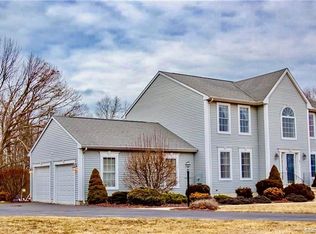 15 Hunters Run, Oakdale, CT 06370