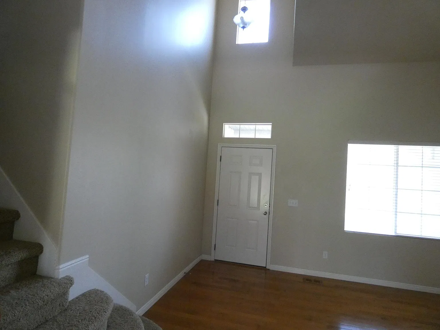 4 bed, 3.5 bath, 2700 sqft, $2,850 — Photo 4