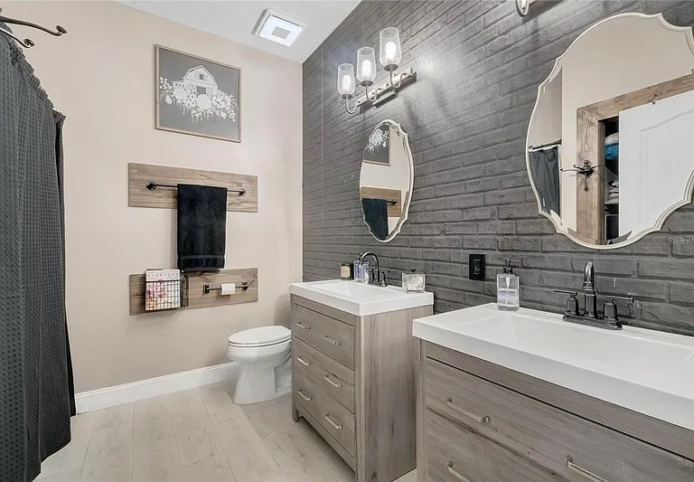 318 Clydesdale Cir — Photo 13