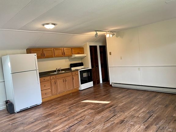 3rd image of 28 Baldwin Dr