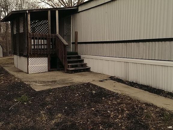 3rd image of 47 Peachy Ann Dr