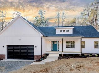 3984 Helmut Ln, Louisa, VA 23093