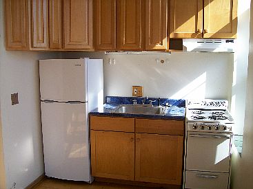 2nd image of 658 N Salina St APT 5