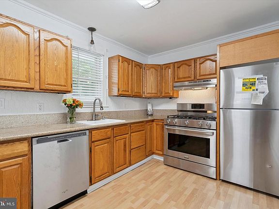 4th image of 367 Lakeview Ave