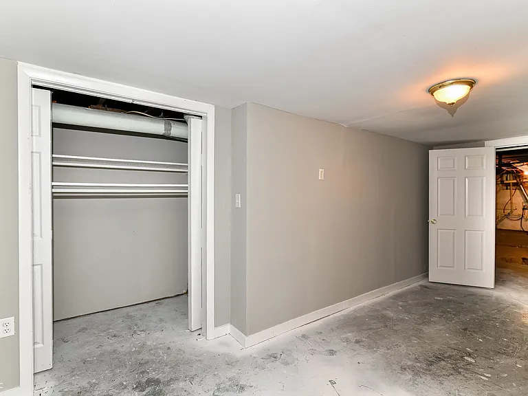 3041 Broadway St — Photo 15