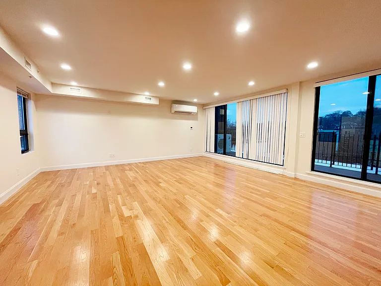 1616 Beacon St #8 — Photo 5