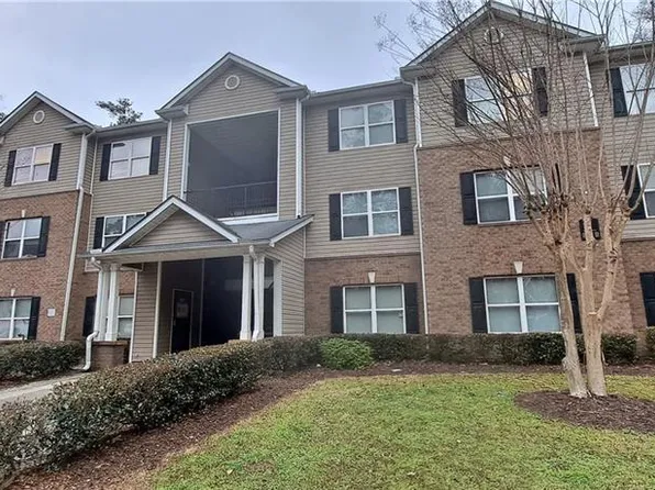 8304 Fairington Ridge Cir, Lithonia, GA 30038