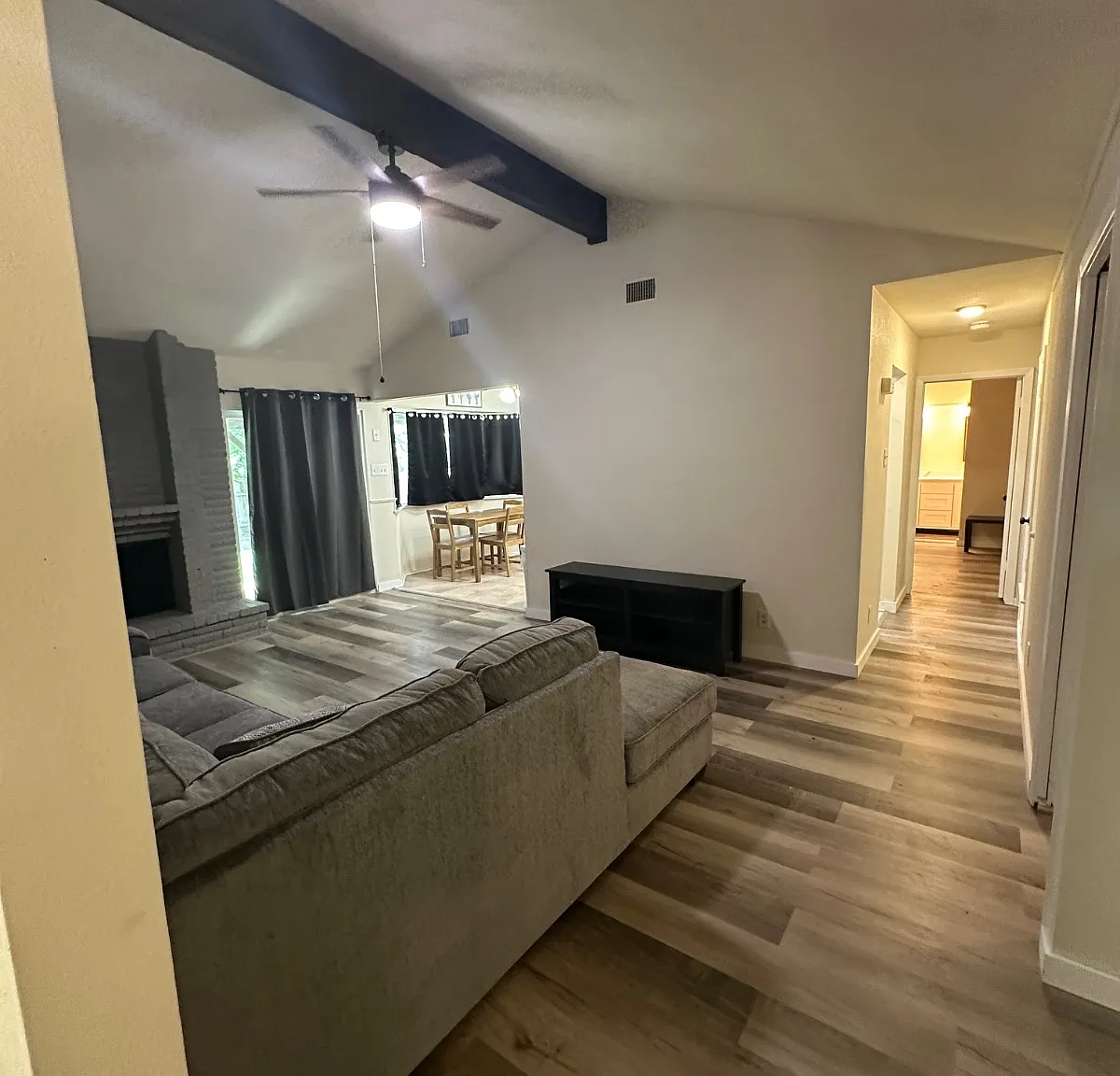 4 bed, 1819 sqft, $2,000 — Photo 4