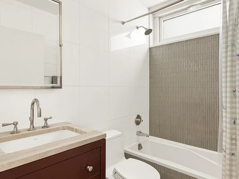 212 E 47th St #25C — Photo 6