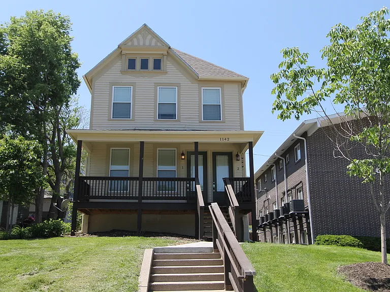 1142-1 S 29th Cir — Photo 1
