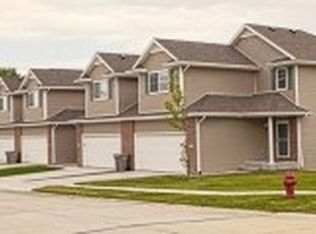 1604 N 175th Plz, Omaha, NE 68118