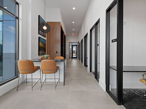 5th image of 5625 Hollyfield Dr #2-308