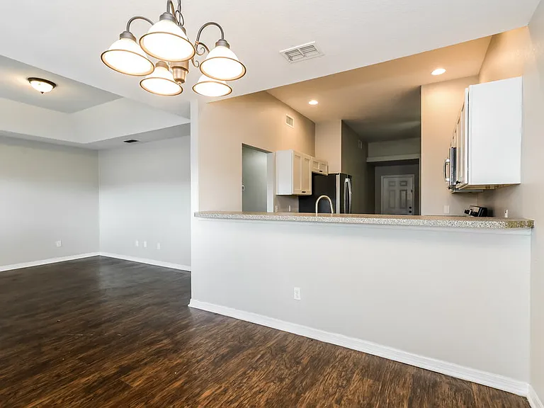 205 Madalyn Ct — Photo 6