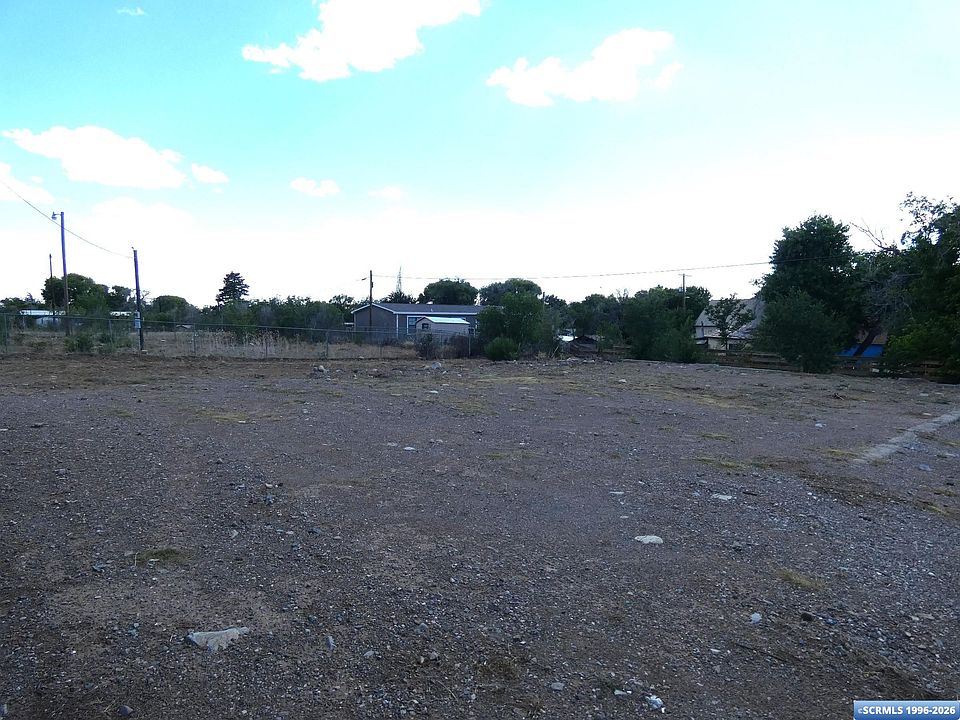 2nd image of 301 E Maple St