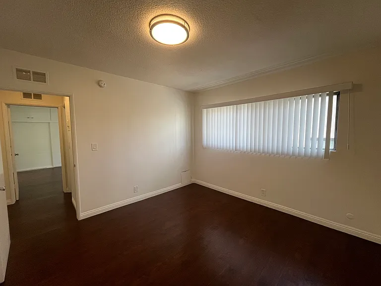 812 N Martel Ave #10 — Photo 19