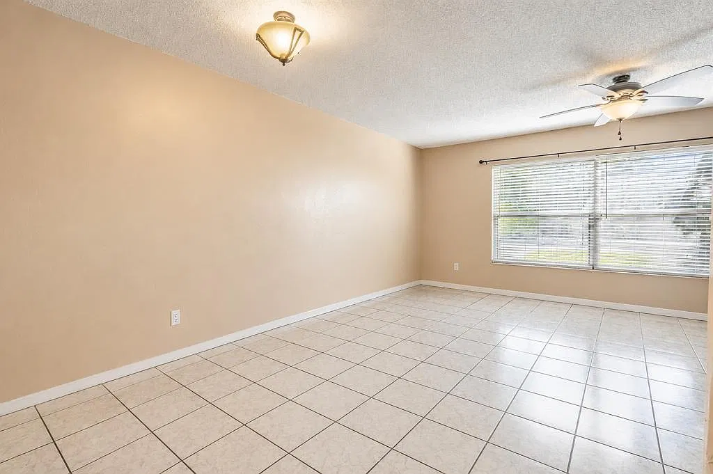 14631 Lake Forest Dr — Photo 4