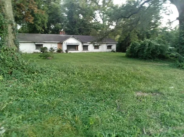 1136 Woodstock Rd, Saint Louis, MO 63135