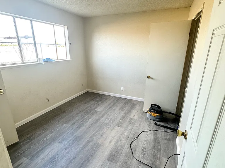 19 E Saginaw Way #102 — Photo 7