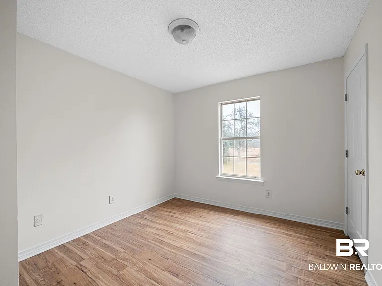 20938 Liberty Ln — Photo 9