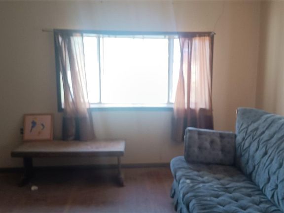 3rd image of 937 Elm Avenue