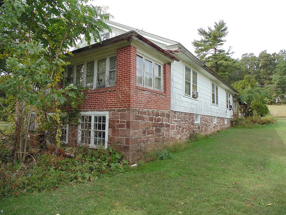 2nd image of 260 N Ridge Rd