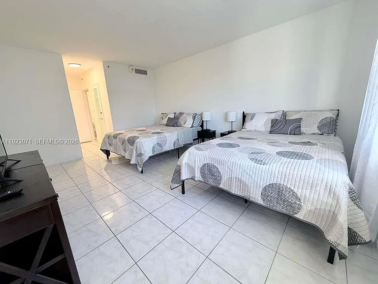 100 Lincoln Rd #541 — Photo 12
