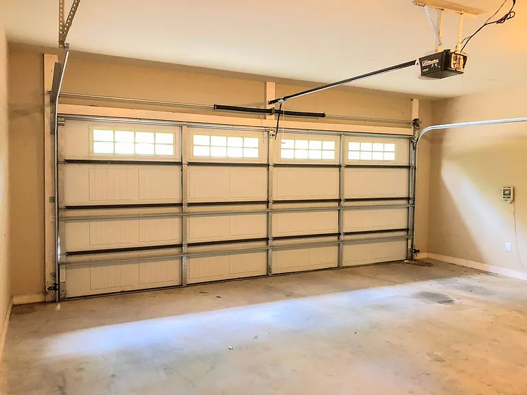 1121 Livingston Trl — Photo 5