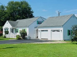 2274 Silverthorne Rd, New Church, VA 23415