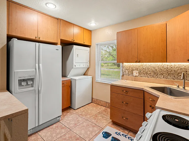 5709 Lake Le Clare Rd — Photo 3