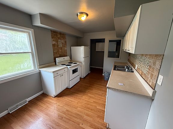 3rd image of 502 Montana Ave