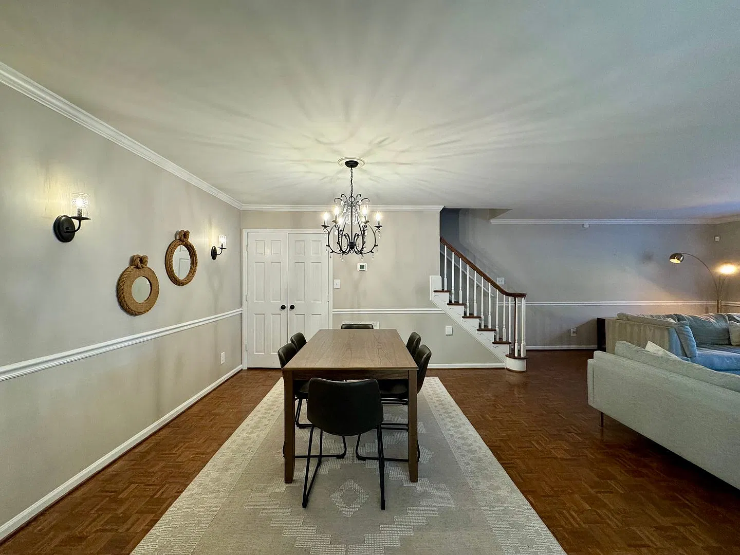 Fully Furnished 2 BR Townhouse in Chapel Hill Utilities Included! — Photo 2