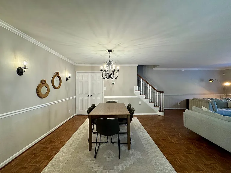 318 McCauley St — Photo 2