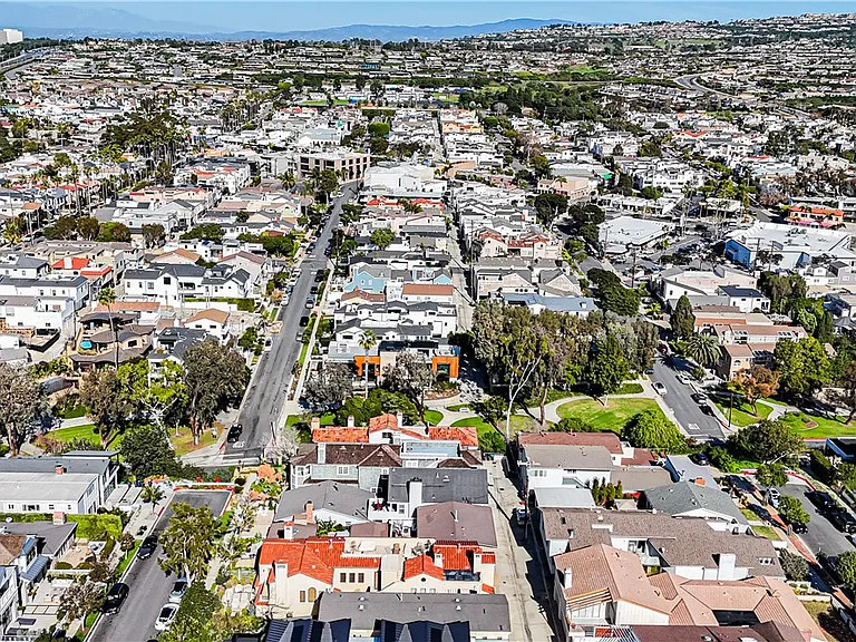 400 Heliotrope Ave — Photo 28
