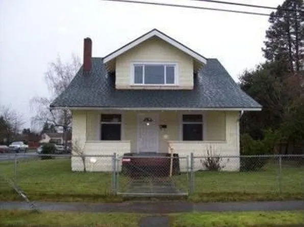 121 S Yew St, Centralia, WA 98531