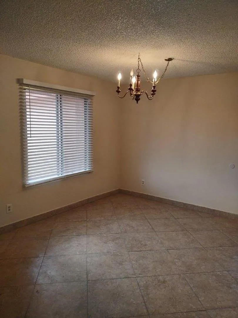 Great Home. No Hoa!! — Photo 3