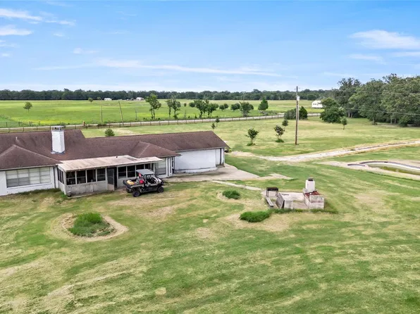 8166 Riley Rd, Bryan, TX 77808