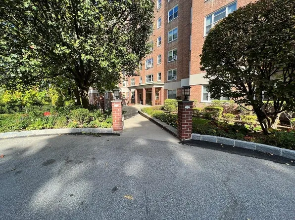 290 Collins Avenue #1A, Mount Vernon, NY 10552