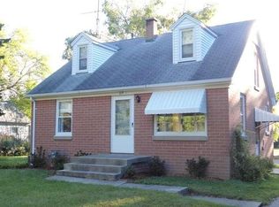 619 Newman Rd S, Racine, WI 53406