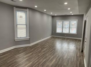 1738 W Roscoe St #2, Chicago, IL 60657