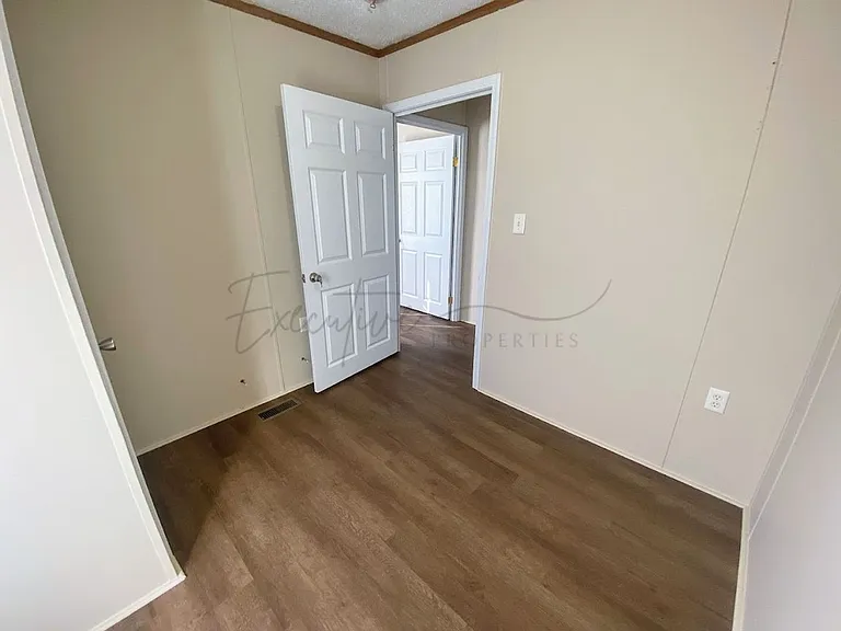 1030 Mildred St #4 — Photo 8