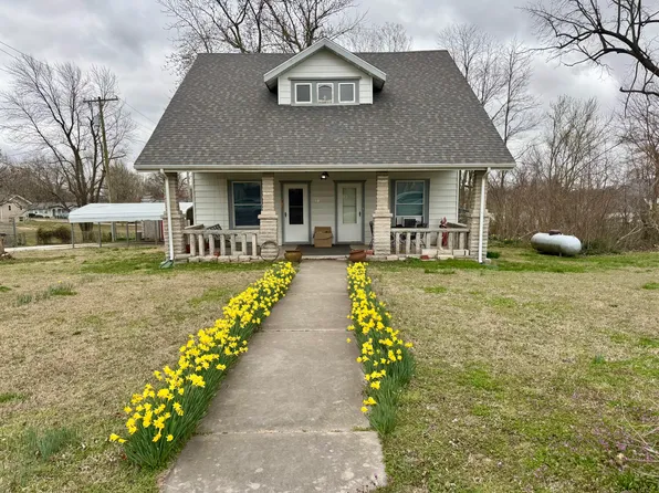 140 E Monroe Street, Walnut Grove, MO 65770